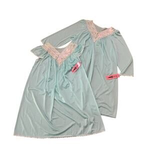 Vintage Deadstock Aqua Nylon Embroidered Lace Nightgown NWT / size M/L -